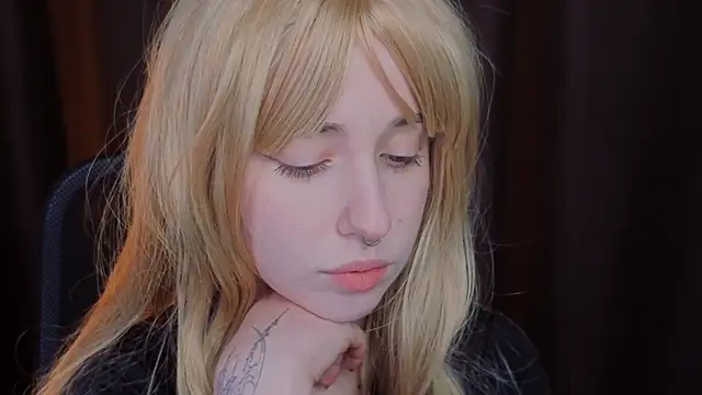 YukiMisa online show from November 9, 2025, 4:38 pm