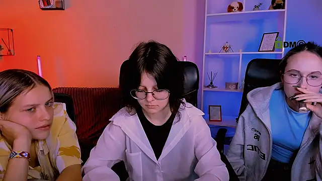 samanta hotty online show from December 2, 2025, 8:37 pm