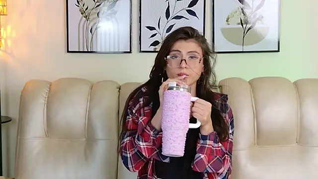 Violeta Foxz online show from October 7, 2025, 7:33 pm