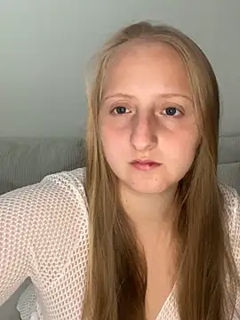 young hailey online show from September 24, 2025, 7:33 am