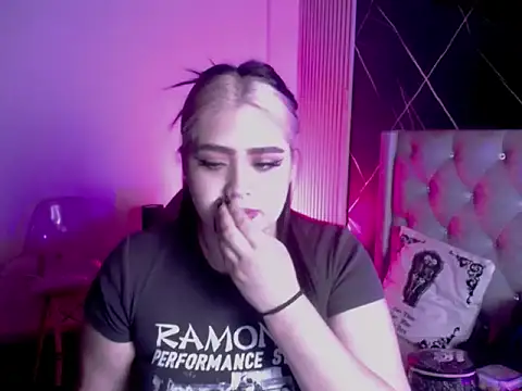 im bunny   online show from November 13, 2025, 11:31 am