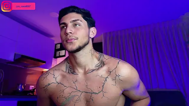 LeoCavalli  online show from September 17, 2025, 4:19 pm