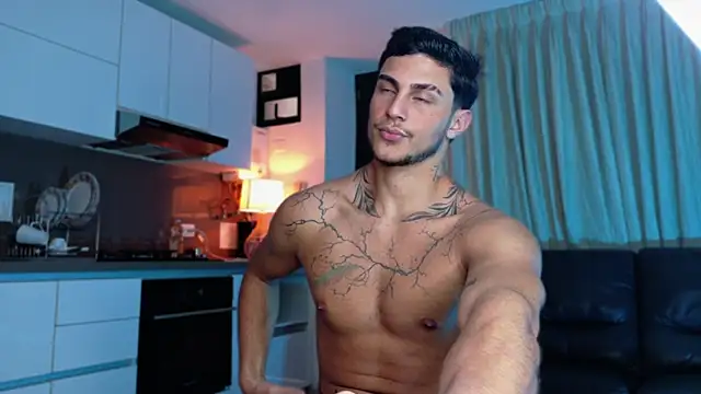 LeoCavalli  online show from October 9, 2025, 4:38 pm