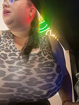 SafiroFer online show from September 8, 2025, 9:03 pm