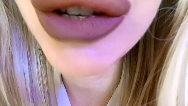 Snapshot of Politeeliza chatting on June 7, 2026, 8:45 pm Politeeliza online show from June 7, 2026, 8:45 pm