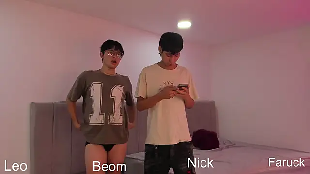 Snapshot of Handsomeboyss19 chatting on September 12, 2025, 10:43 pm Handsomeboyss19 online show from September 12, 2025, 10:43 pm