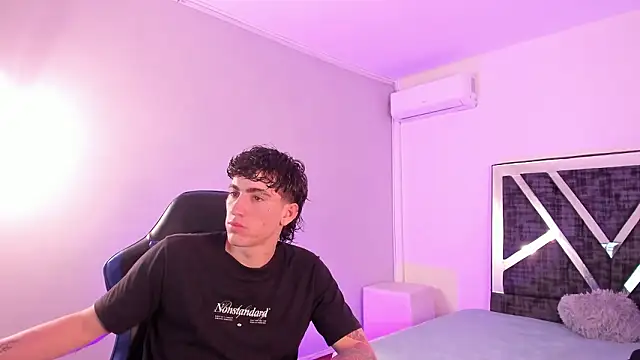 Handsomeboyss19 online show from February 10, 2026, 2:59 am