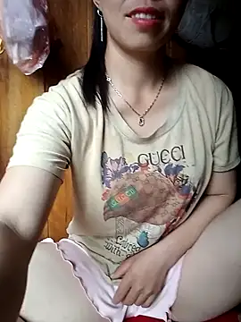 Snapshot of hera-00 chatting on October 8, 2025, 1:03 am hera-00 online show from October 8, 2025, 1:03 am