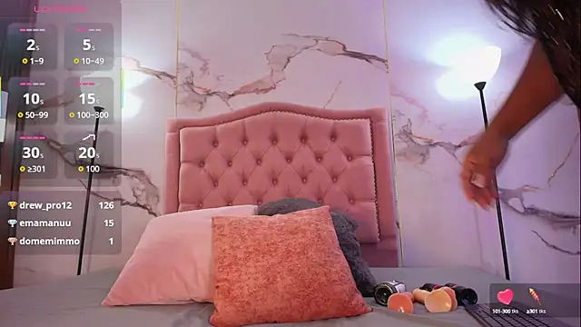 Emily Brown18 online show from September 19, 2025, 4:14 am