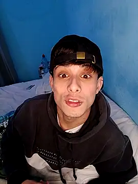 matiatr1112 online show from November 13, 2025, 5:39 am