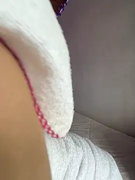 Mia salinass online show from December 15, 2025, 6:56 pm