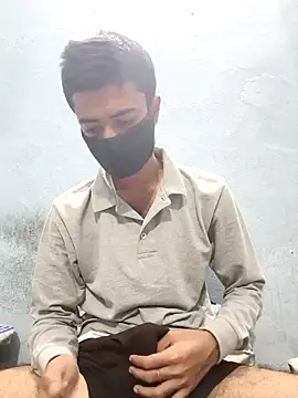 Snapshot of GirlsCrush_ chatting on October 29, 2025, 7:15 pm GirlsCrush  online show from October 29, 2025, 7:15 pm