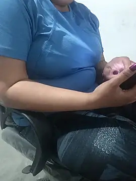 Snapshot of payal_261072_ chatting on February 24, 2026, 3:59 am payal 261072 online show from February 24, 2026, 3:59 am