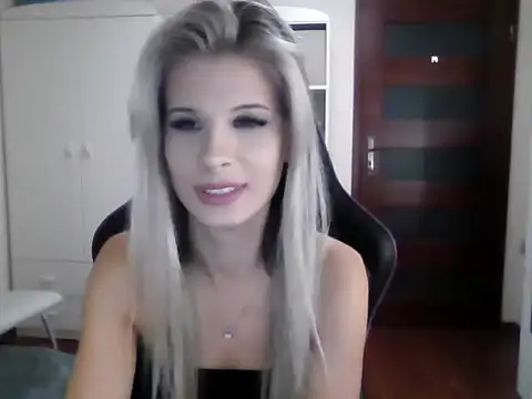 KristineGlow online show from September 24, 2025, 8:23 pm