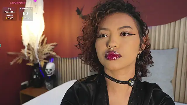 Nina Kinky online show from October 7, 2025, 2:03 pm