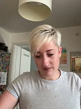 Rozendefotz online show from September 18, 2025, 6:04 am