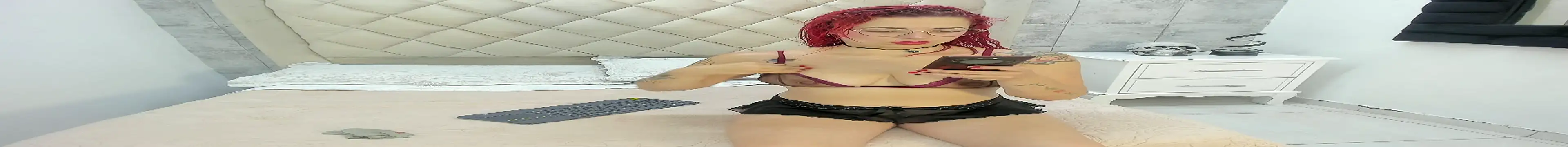 RoxanneStorm  online show from September 22, 2025, 12:18 pm