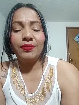 agatha sluttylatina online show from April 16, 2026, 2:01 am