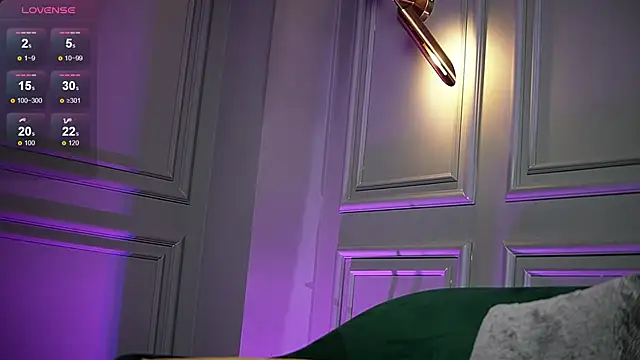 KendalDubai online show from September 29, 2025, 8:13 pm