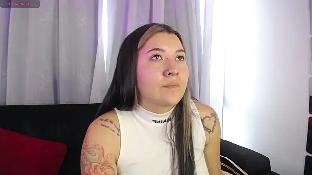Snapshot of Annie_A_ chatting on September 22, 2025, 10:01 pm Annie A online show from September 22, 2025, 10:01 pm