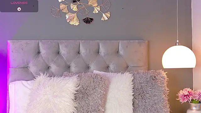 kendalFox  online show from March 6, 2026, 12:51 am