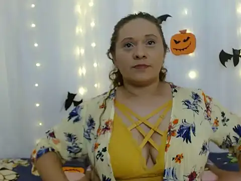 NoraParkeer online show from October 14, 2025, 7:14 pm