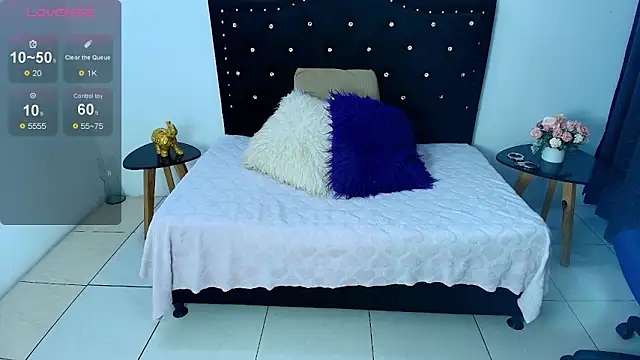 SammySmall F w online show from November 12, 2025, 10:09 pm