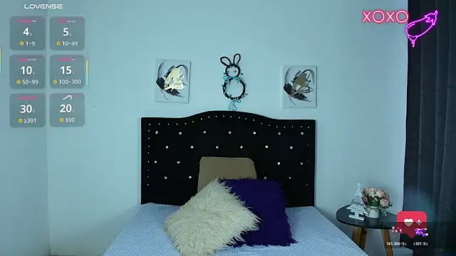 SammySmall F w online show from December 16, 2025, 10:37 pm