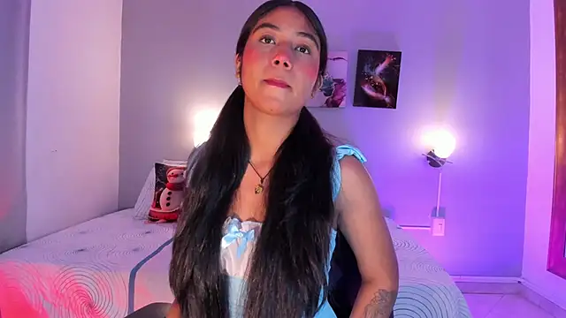 KimTayloor1 online show from December 2, 2025, 7:53 pm