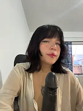 aliciia 23 online show from November 21, 2025, 10:52 pm