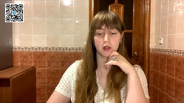 MaroonMoon  online show from October 10, 2025, 7:46 pm