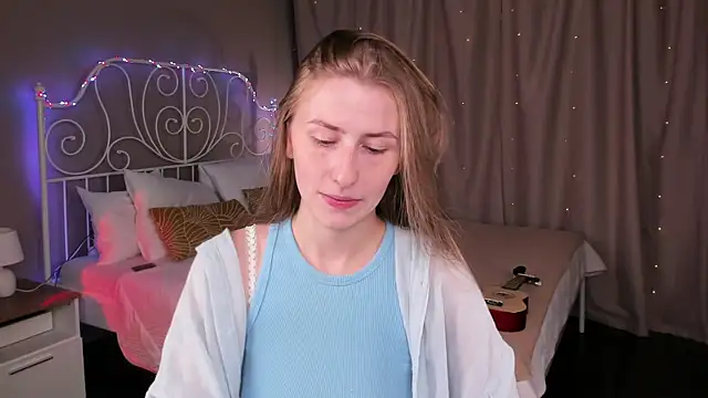 Snapshot of VesperaCeleste chatting on September 18, 2025, 3:41 am VesperaCeleste online show from September 18, 2025, 3:41 am