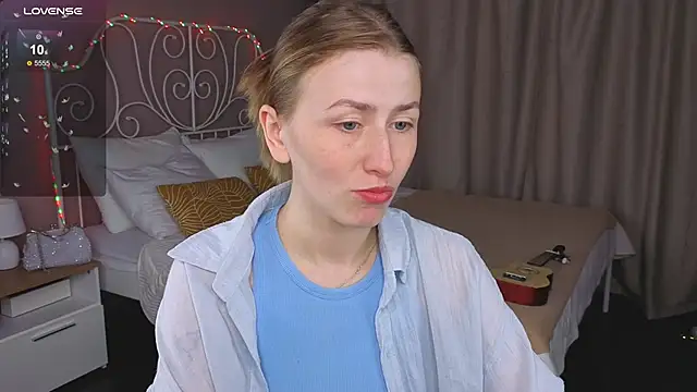 Snapshot of VesperaCeleste chatting on October 4, 2025, 5:38 am VesperaCeleste online show from October 4, 2025, 5:38 am