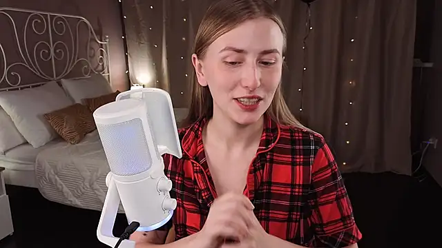 Snapshot of VesperaCeleste chatting on November 12, 2025, 5:41 am VesperaCeleste online show from November 12, 2025, 5:41 am