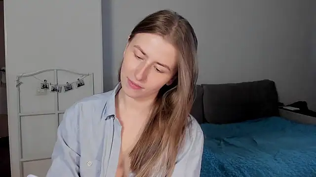 VesperaCeleste online show from January 10, 2026, 8:27 am