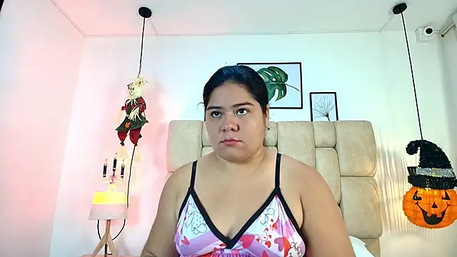 elizawiliamst online show from October 24, 2025, 11:50 am