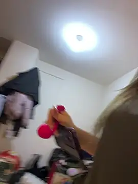 Lovelyanan online show from April 8, 2026, 4:51 pm