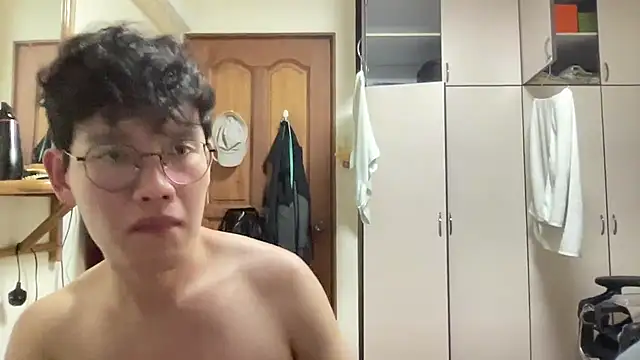 Passionatetwink2 online show from September 24, 2025, 11:46 am