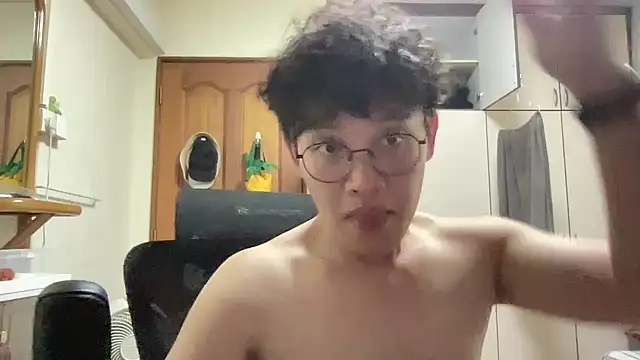 Passionatetwink2 online show from January 17, 2026, 4:11 pm