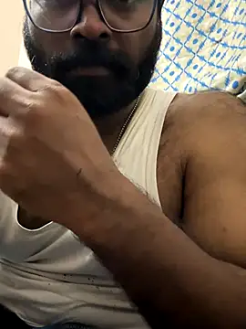 DJLOVE280825 online show from November 3, 2025, 11:26 pm