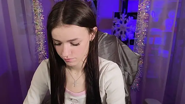 E l i z e  online show from January 14, 2026, 6:41 am