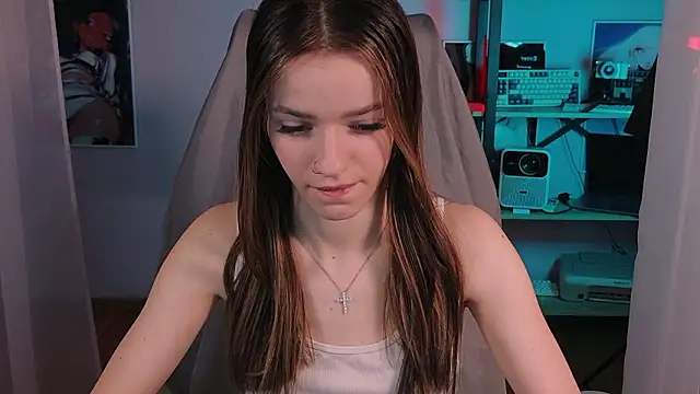 E l i z e  online show from March 27, 2026, 5:13 am