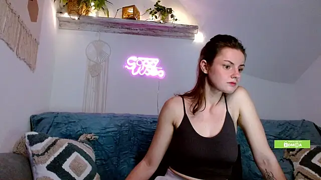 MariaHoward online show from September 29, 2025, 7:30 pm