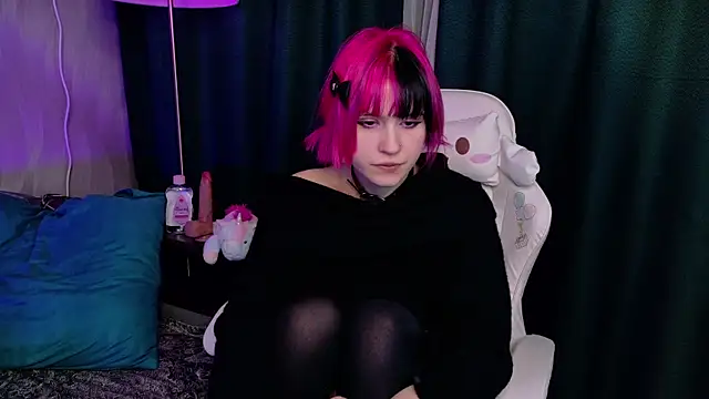 Snapshot of KikiMoor chatting on October 23, 2025, 9:19 am KikiMoor online show from October 23, 2025, 9:19 am