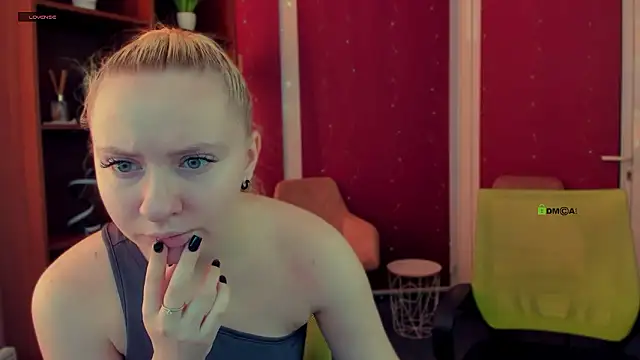 mila glow1 online show from February 3, 2026, 12:32 pm