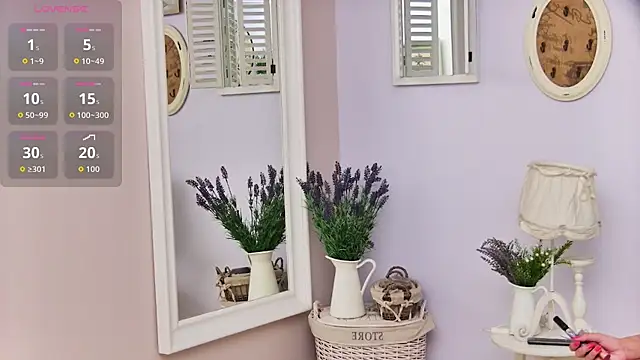 LollyShine online show from September 26, 2025, 6:45 pm