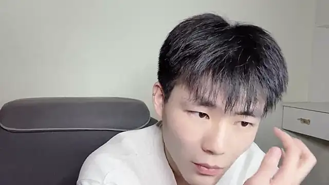 xiaoyang5200 online show from November 1, 2025, 4:09 pm