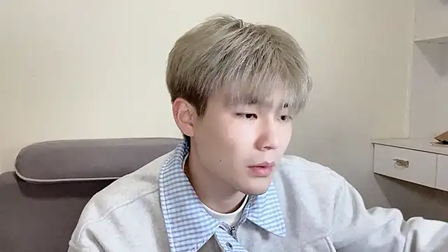 xiaoyang5200 online show from January 19, 2026, 4:22 pm