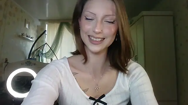 RuxaShade online show from November 14, 2025, 11:09 am