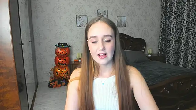 SabrinaCandi online show from November 1, 2025, 8:00 pm